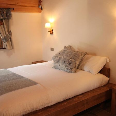 Mi Casa Tu Casa Bed & Breakfast บรุสซอน ภายนอก รูปภาพ